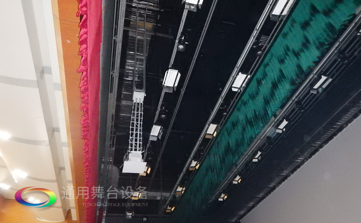 裝飾炫麗舞臺,提升演出效果!通用舞臺教您一圖看懂舞臺阻燃幕布