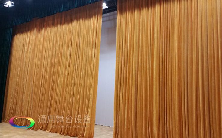 大幕類型、開(kāi)啟方式!泰州舞臺(tái)大幕廠家——通用舞臺(tái)吊桿,主要用于演出開(kāi)始、結(jié)束的舞臺(tái)啟閉,有時(shí)也用作場(chǎng)幕使用