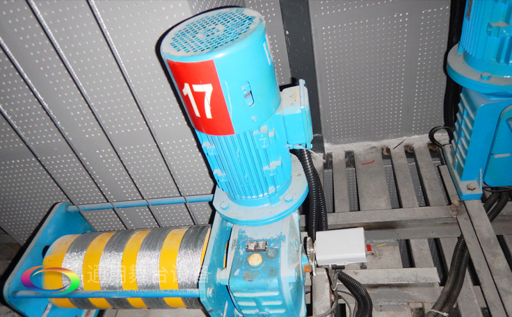 珠海一中多功能文體中心由通用舞臺吊桿設(shè)計(jì),安裝與施工,項(xiàng)目現(xiàn)已竣工投入使用中!全面滿足了學(xué)術(shù)報(bào)告、技術(shù)培訓(xùn)、文藝演出等活動需求!