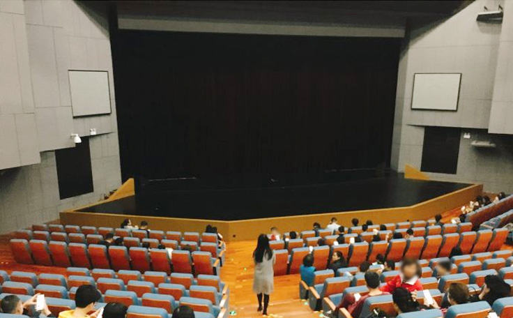 通用舞臺吊桿承接東莞市民藝術中心及工人文化宮舞臺劇場項目！項目包括舞臺吊桿、舞臺燈光、舞臺機械等工程項目及配套提供設計與安裝，深受客戶好評。