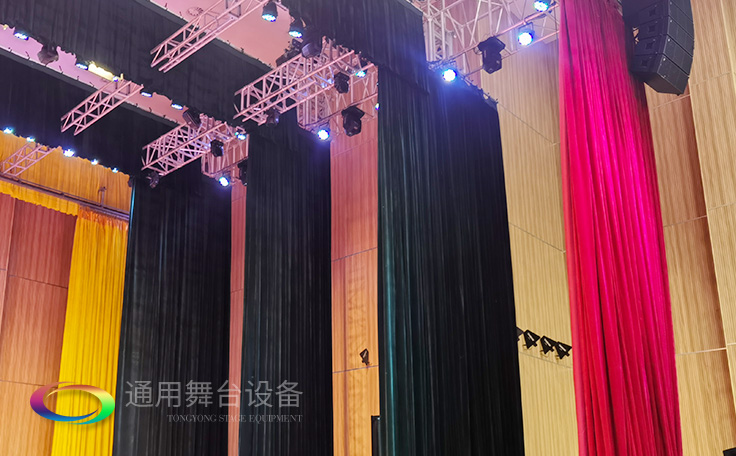 遷換場景、揭示活動主體、渲染演出氣氛、提升演出效果——舞臺幕布、泰州舞臺吊桿