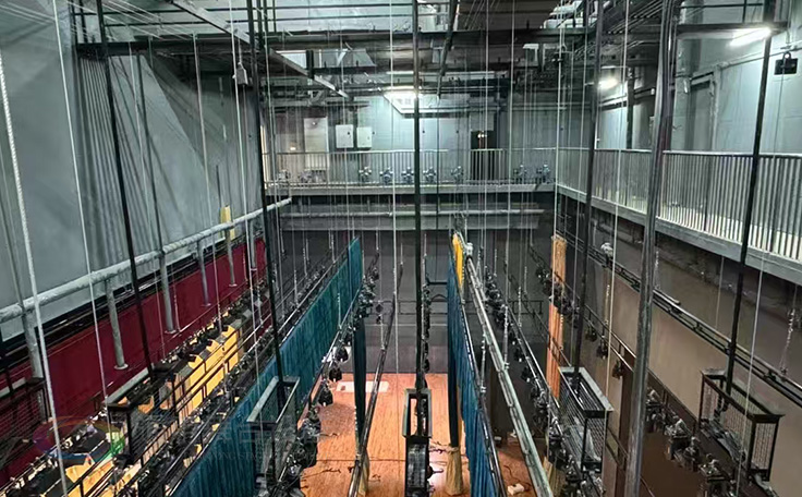 戴南文化藝術中心舞臺機械 舞臺吊桿 幕布項目 助力本地文化演出升級，為觀眾帶來更優質的視聽體驗！